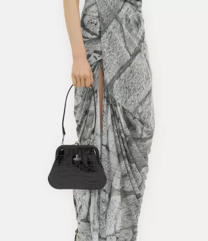 Vivienne’s Clutch Vivienne’s Clutch